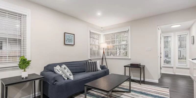 web7b6d0d81-fce7-4624-aedf-c67a781bc775-Z-1451-1453-Broadview-Ave-004jpg