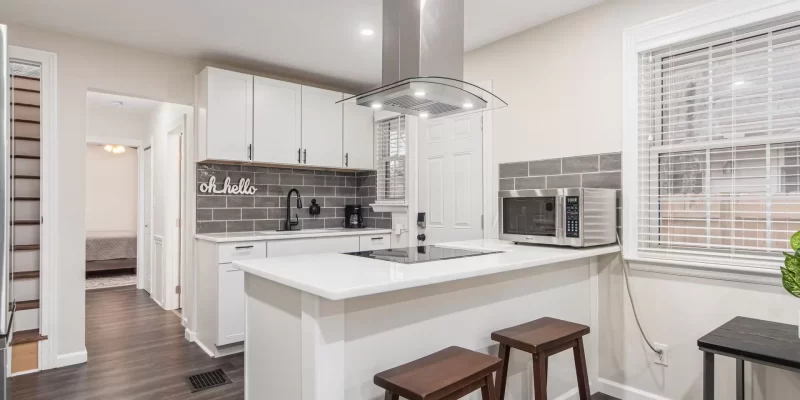 weba3dee78c-0cba-40fa-84f1-f53c23542696-Z-1451-1453-Broadview-Ave-010jpg
